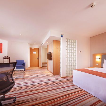 Holiday Inn Express Shanghai Jiading Industry Park By Ihg ภายนอก รูปภาพ